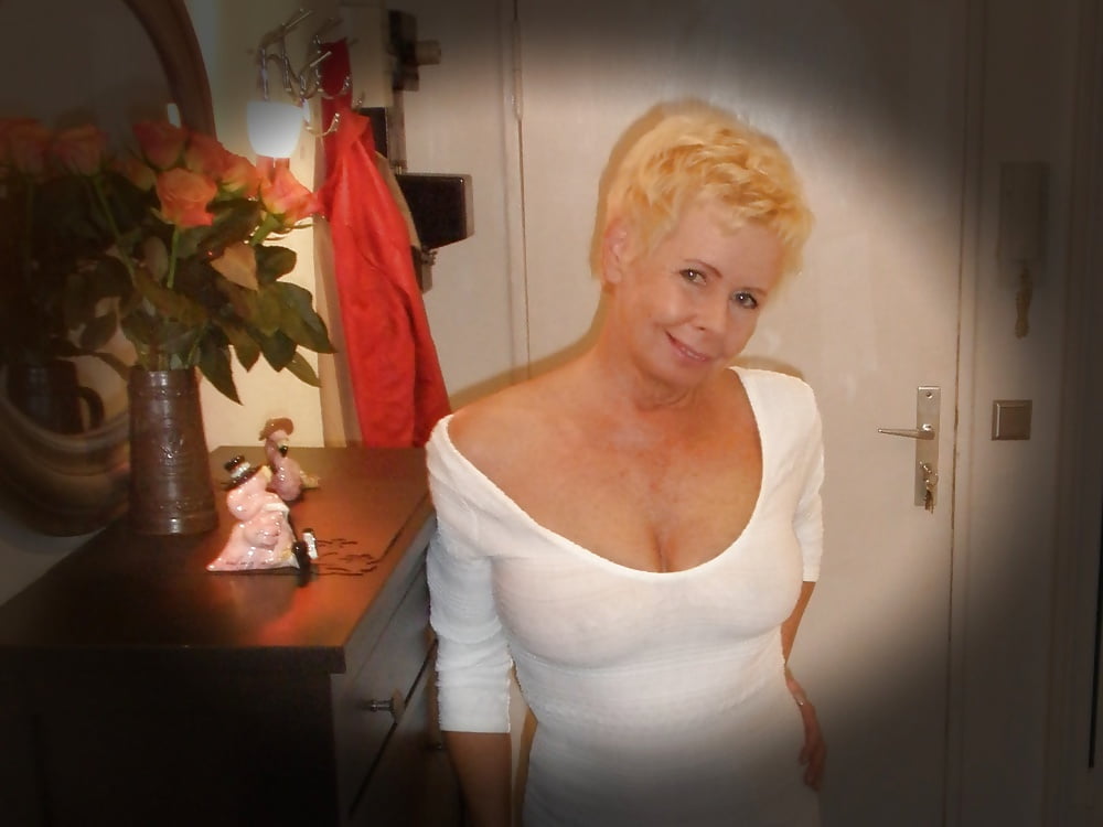 Sex Granny Big Tits image