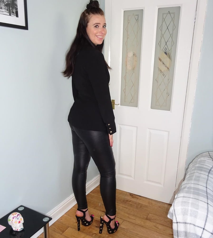 Young Dutch MILF Trish in latex and leather pants - 23 Photos 