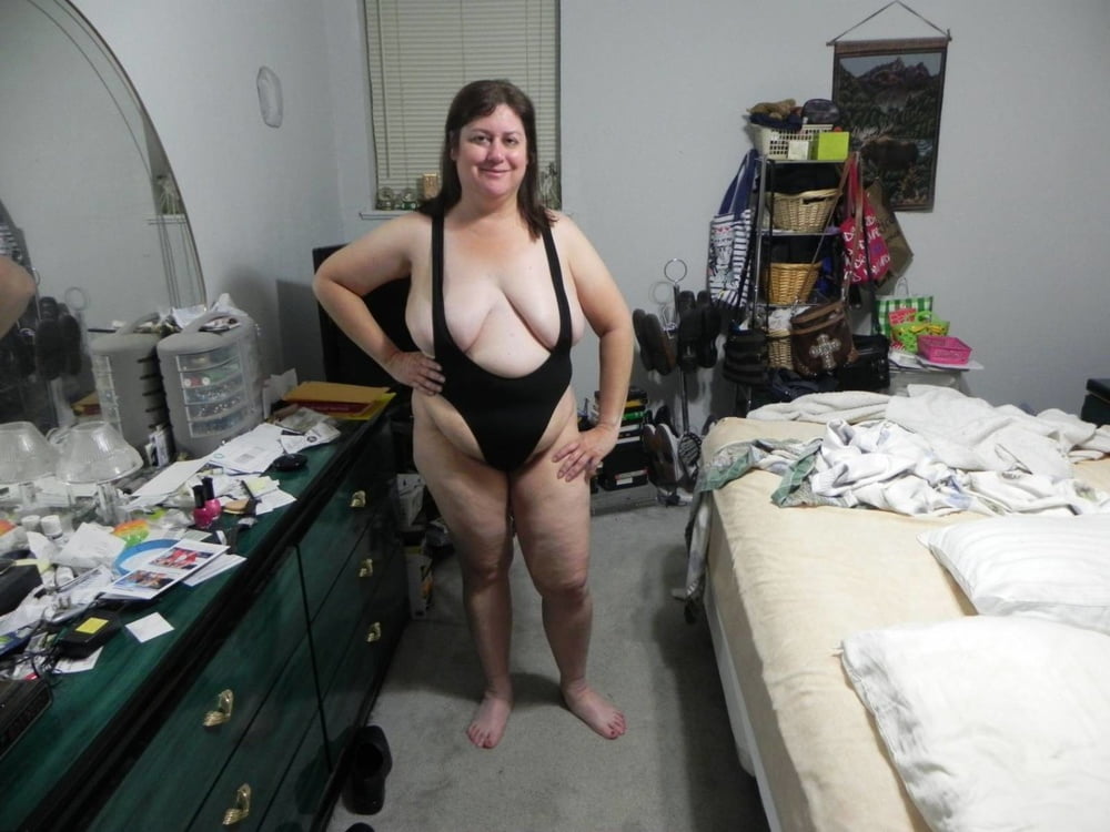 Hairy BBW wife - 27 Photos 