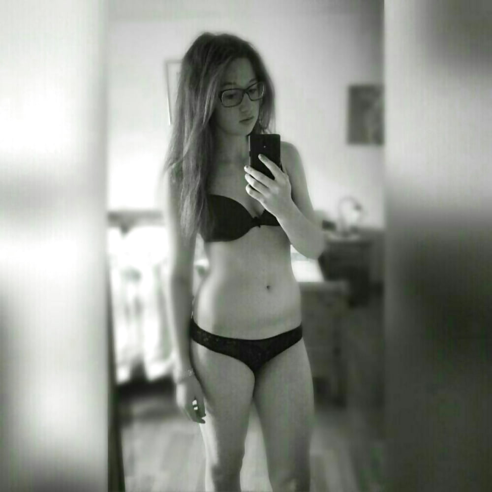 Sex Amateur KiK Slut Random Mix 32 image