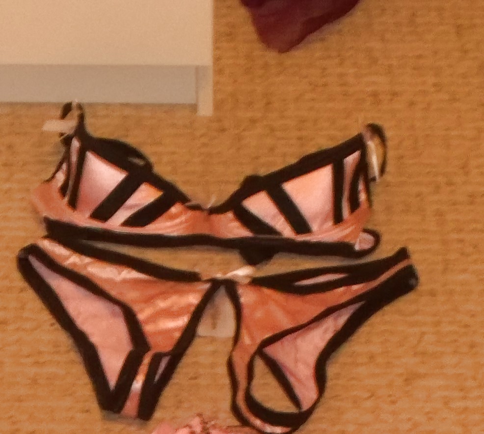 Sex Dessous der 29 jaehrigen Ehehure #1 image