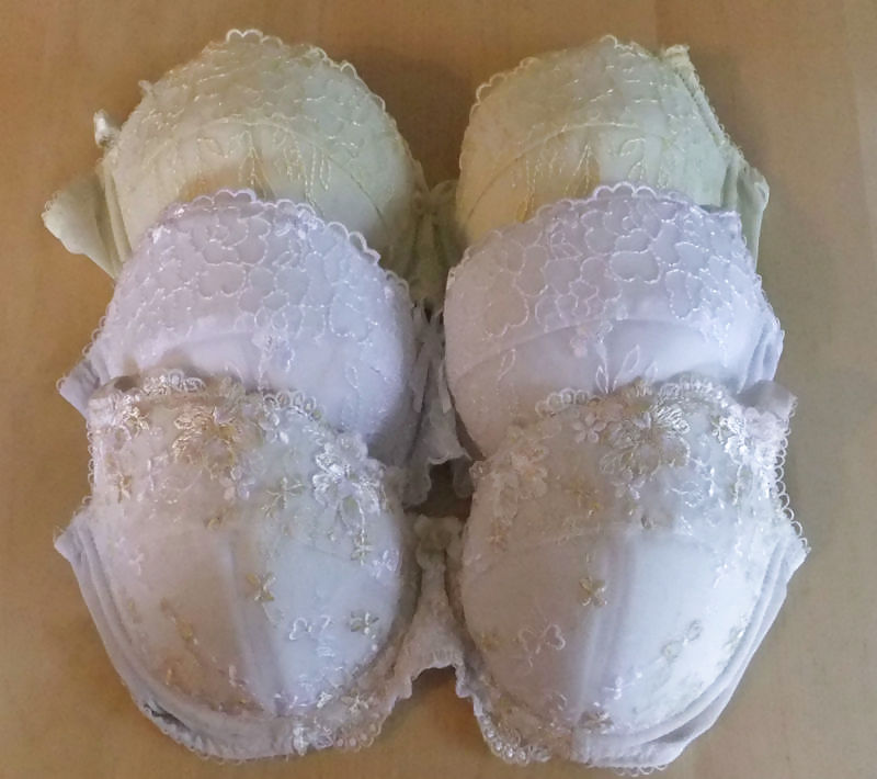 Sex Teen bra only Acups image
