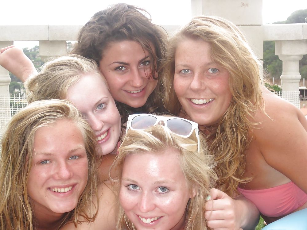 Sex Teengirls in the pool image